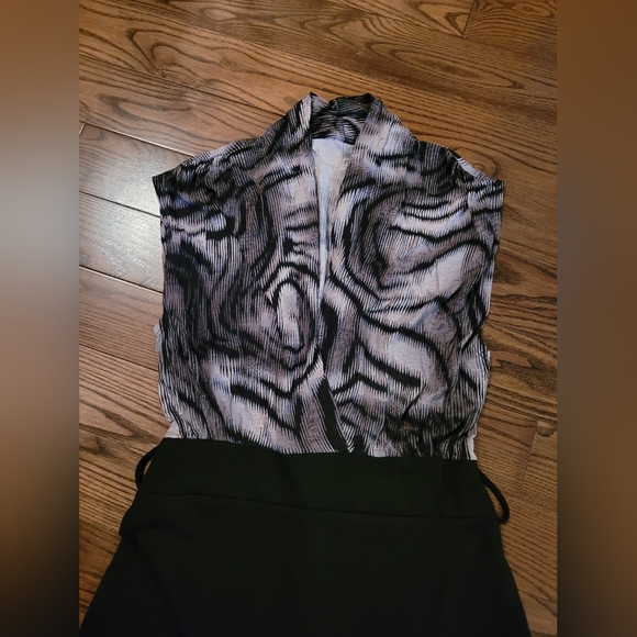 Sleeveless Dress, great condition. - Picture 4 of 9